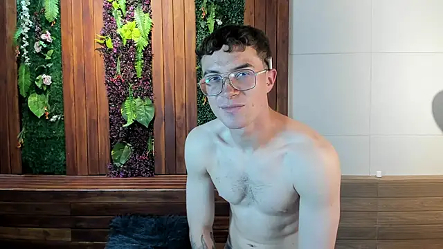 Snapshot of Lil_James chatting on May 2026 08:25:01 PM Lil James online show from May 2026 08:25:01 PM