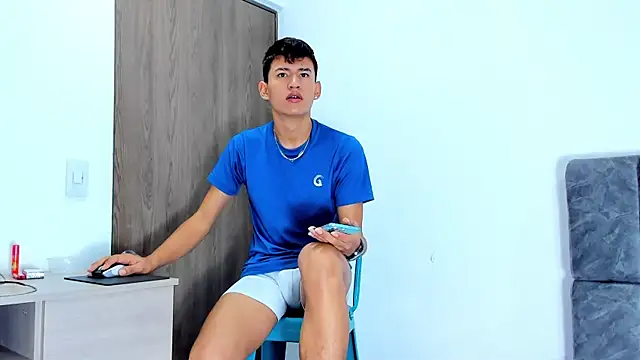 Nicolas Torres  online show from October 2025 07:42:01 AM