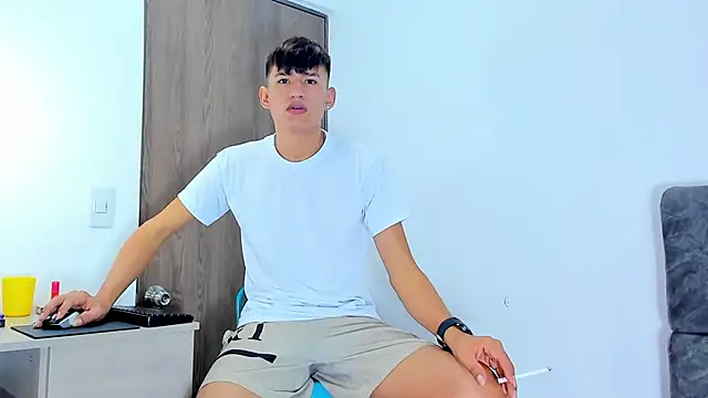 Nicolas Torres  online show from November 2025 07:30:02 AM