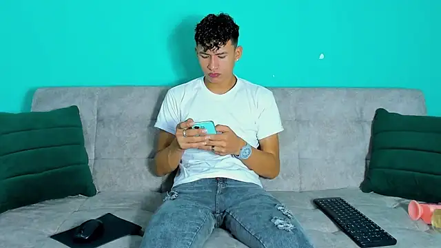 Nicolas Torres  online show from November 2025 02:21:01 AM