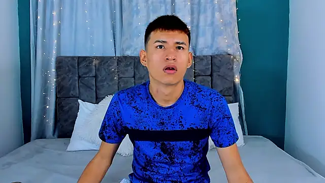 Nicolas Torres  online show from December 2025 02:30:02 AM