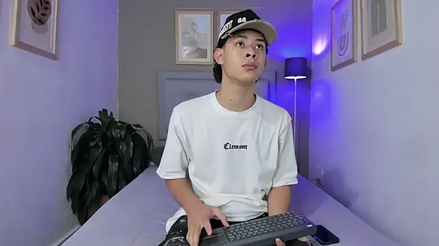 Snapshot of ApoloRicci chatting on October 2025 07:26:02 PM ApoloRicci online show from October 2025 07:26:02 PM