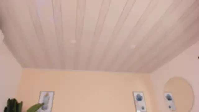 Snapshot of YariRose chatting on November 2025 01:33:02 PM YariRose online show from November 2025 01:33:02 PM