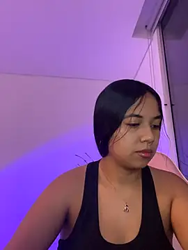 aly nicols online show from December 2025 01:55:02 AM