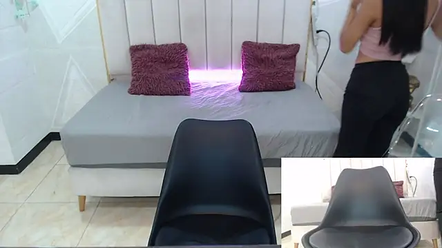 Sidney Brownn online show from October 2025 10:15:01 PM