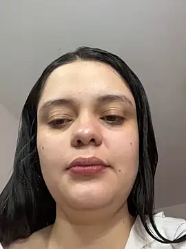 Snapshot of Selena_Roa chatting on October 2025 12:11:01 PM Selena Roa online show from October 2025 12:11:01 PM