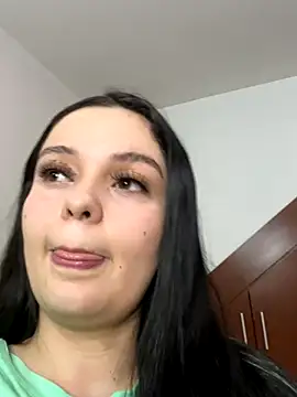 Snapshot of Selena_Roa chatting on November 2025 12:32:01 AM Selena Roa online show from November 2025 12:32:01 AM