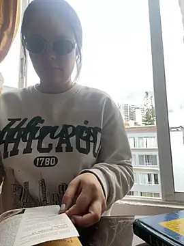 Snapshot of Selena_Roa chatting on November 2025 04:18:02 PM Selena Roa online show from November 2025 04:18:02 PM