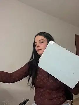 Snapshot of Selena_Roa chatting on December 2025 02:18:01 AM Selena Roa online show from December 2025 02:18:01 AM