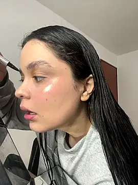 Snapshot of Selena_Roa chatting on December 2025 06:26:02 PM Selena Roa online show from December 2025 06:26:02 PM