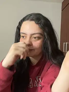 Selena Roa online show from March 2026 02:33:02 PM