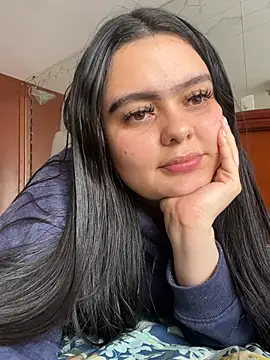 Selena Roa online show from April 2026 07:09:02 PM
