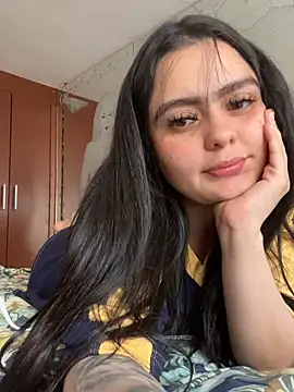 Selena Roa online show from April 2026 08:57:02 PM