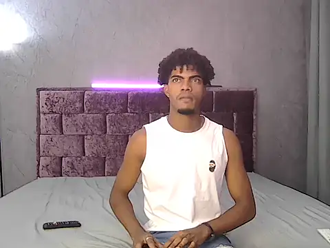 richardd2212 online show from June 2026 01:31:01 PM