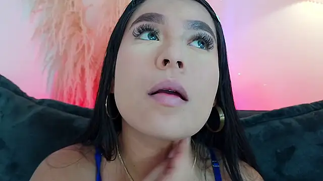 Snapshot of mia_roux1 chatting on April 2026 09:07:02 PM mia roux1 online show from April 2026 09:07:02 PM