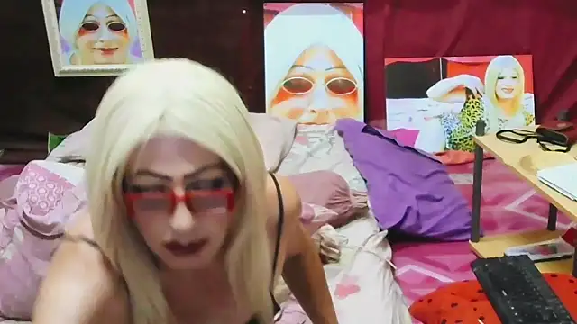 Snapshot of horni4luv chatting on April 2026 08:46:01 PM horni4luv online show from April 2026 08:46:01 PM