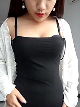 Snapshot of love-xx chatting on November 2025 01:48:01 AM love-xx online show from November 2025 01:48:01 AM