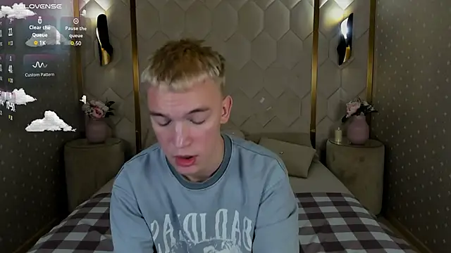 Snapshot of Derek_Banville chatting on December 2025 08:04:01 PM Derek Banville online show from December 2025 08:04:01 PM