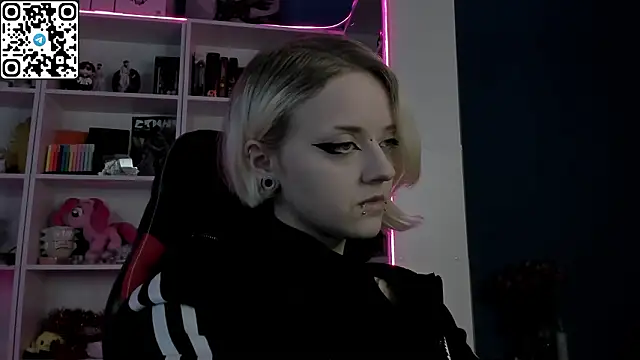 Snapshot of Holy_Mistress_S chatting on February 2026 10:03:02 AM Holy Mistress S online show from February 2026 10:03:02 AM