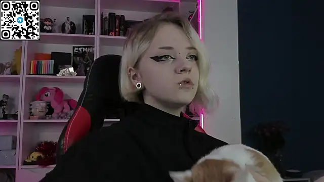 Snapshot of Holy_Mistress_S chatting on February 2026 09:39:02 AM Holy Mistress S online show from February 2026 09:39:02 AM