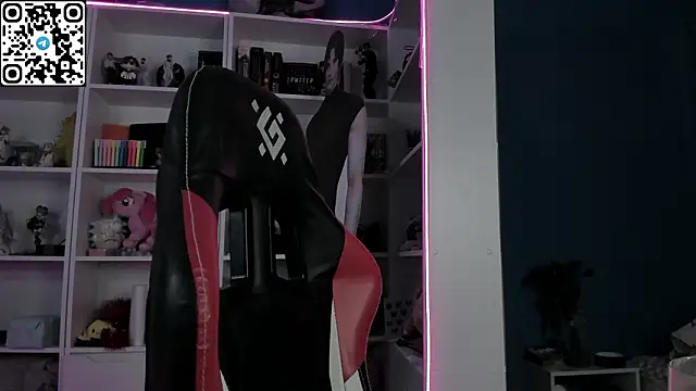 Snapshot of Holy_Mistress_S chatting on February 2026 09:40:01 AM Holy Mistress S online show from February 2026 09:40:01 AM