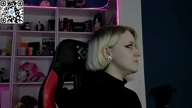 Snapshot of Holy_Mistress_S chatting on March 2026 10:23:02 AM Holy Mistress S online show from March 2026 10:23:02 AM