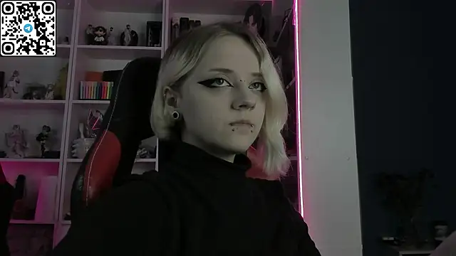 Snapshot of Holy_Mistress_S chatting on March 2026 10:10:01 AM Holy Mistress S online show from March 2026 10:10:01 AM