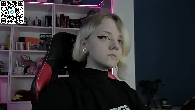 Snapshot of Holy_Mistress_S chatting on March 2026 09:25:01 AM Holy Mistress S online show from March 2026 09:25:01 AM