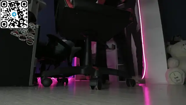 Snapshot of Holy_Mistress_S chatting on March 2026 09:53:02 AM Holy Mistress S online show from March 2026 09:53:02 AM