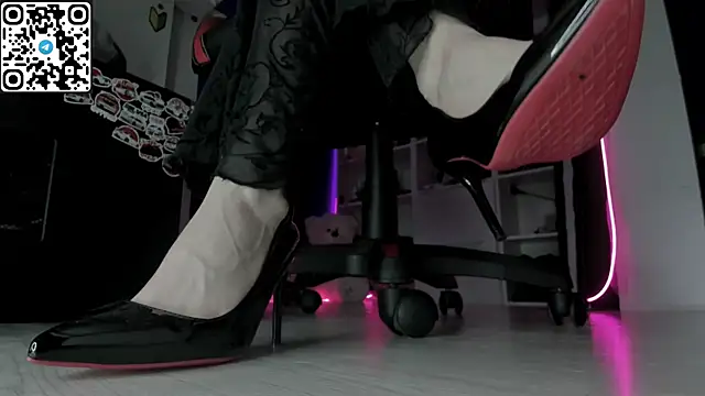 Holy Mistress S online show from June 2026 07:35:02 AM