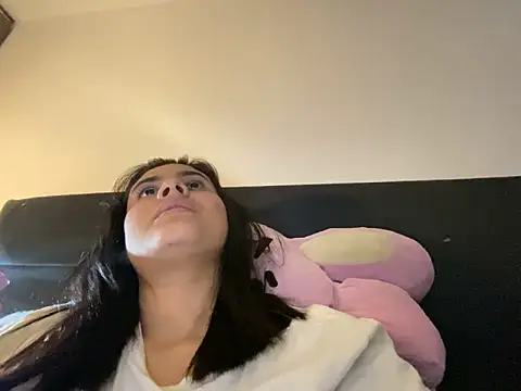 Snapshot of Cloebaker12 chatting on February 2026 11:25:02 PM Cloebaker12 online show from February 2026 11:25:02 PM