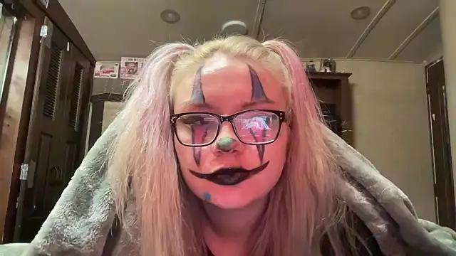 Snapshot of lostinherwonderland chatting on October 2025 07:27:02 AM lostinherwonderland online show from October 2025 07:27:02 AM