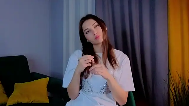 Snapshot of KateCahee chatting on November 2025 01:05:02 AM KateCahee online show from November 2025 01:05:02 AM