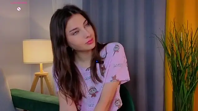 Snapshot of KateCahee chatting on November 2025 01:38:01 AM KateCahee online show from November 2025 01:38:01 AM