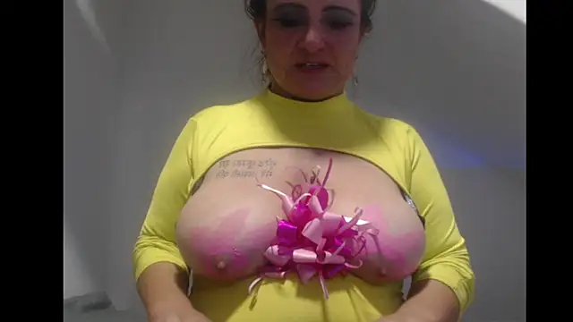 Snapshot of Debora_Cienfuegos25 chatting on February 2026 03:26:01 AM Debora Cienfuegos25 online show from February 2026 03:26:01 AM