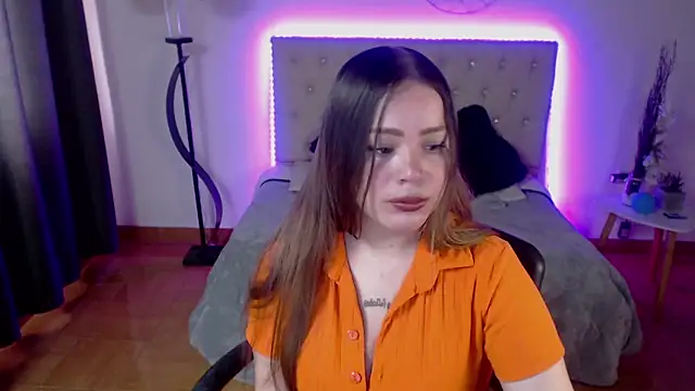 Snapshot of _crystal12 chatting on November 2025 01:33:02 PM crystal12 online show from November 2025 01:33:02 PM