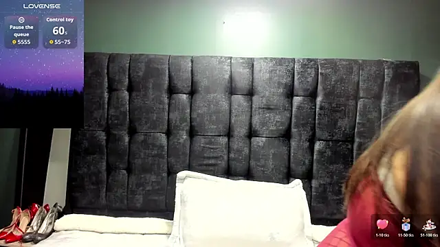 Snapshot of Alice__Morgan_ chatting on October 2025 12:09:01 PM Alice Morgan online show from October 2025 12:09:01 PM