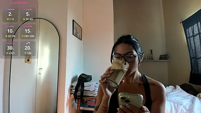 lucialuna online show from January 2026 12:22:02 PM