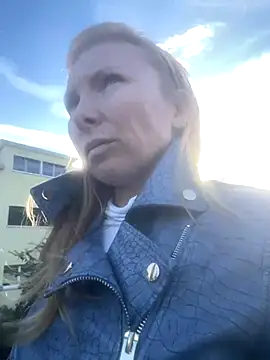 Snapshot of JeniJansi chatting on October 2025 02:40:01 PM JeniJansi online show from October 2025 02:40:01 PM