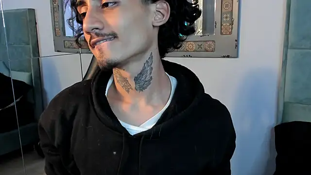 Snapshot of Mr_Strike chatting on November 2025 02:57:01 AM Mr Strike online show from November 2025 02:57:01 AM