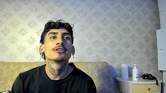 Snapshot of Mr_Strike chatting on November 2025 02:54:02 AM Mr Strike online show from November 2025 02:54:02 AM