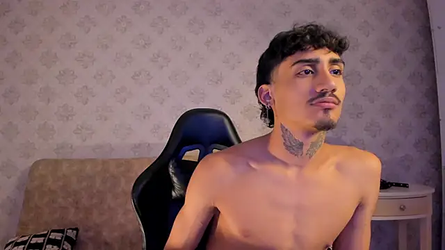 Snapshot of Mr_Strike chatting on November 2025 02:31:02 AM Mr Strike online show from November 2025 02:31:02 AM