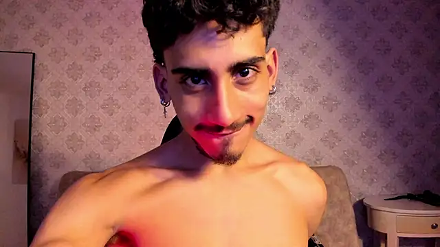 Snapshot of Mr_Strike chatting on November 2025 12:32:02 AM Mr Strike online show from November 2025 12:32:02 AM