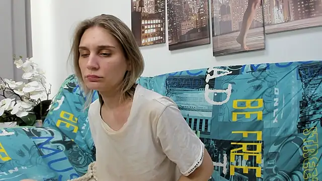 Tenderly Sophie online show from April 2026 12:29:02 PM
