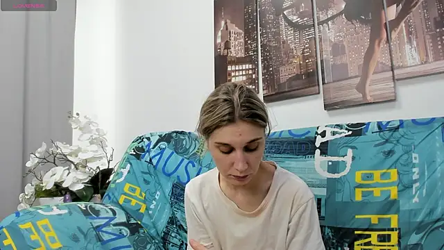 Tenderly Sophie online show from April 2026 01:24:01 PM