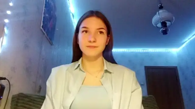 Snapshot of Beauty_miIa chatting on October 2025 04:36:02 PM Beauty miIa online show from October 2025 04:36:02 PM