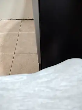 Snapshot of rosmeripelaes chatting on November 2025 02:55:02 AM rosmeripelaes online show from November 2025 02:55:02 AM