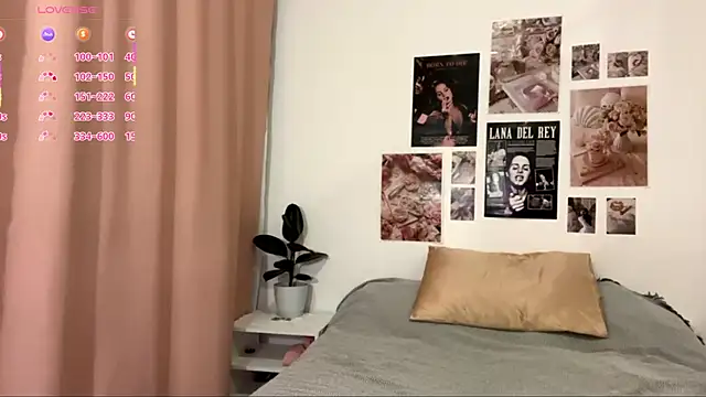 Snapshot of Kira_Sanders chatting on November 2025 04:49:01 PM Kira Sanders online show from November 2025 04:49:01 PM