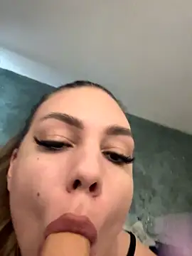 KittenKarlla online show from October 2025 02:13:02 PM