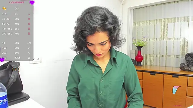 Snapshot of chloehanna chatting on November 2025 01:35:02 PM chloehanna online show from November 2025 01:35:02 PM